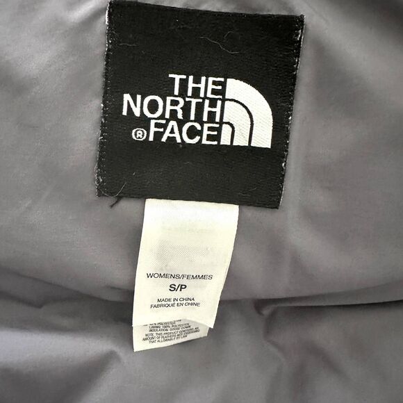 The North Face Women’s Lavender Puffer Vest Goose Down Size Small S/P Minor Flaw - Picture 6 of 10